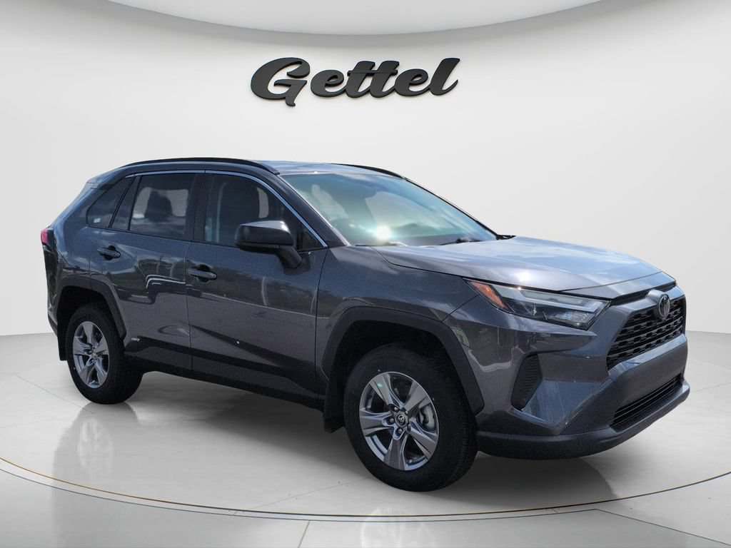 Used 2025 Toyota RAV4 LE AWD/4WD image 3