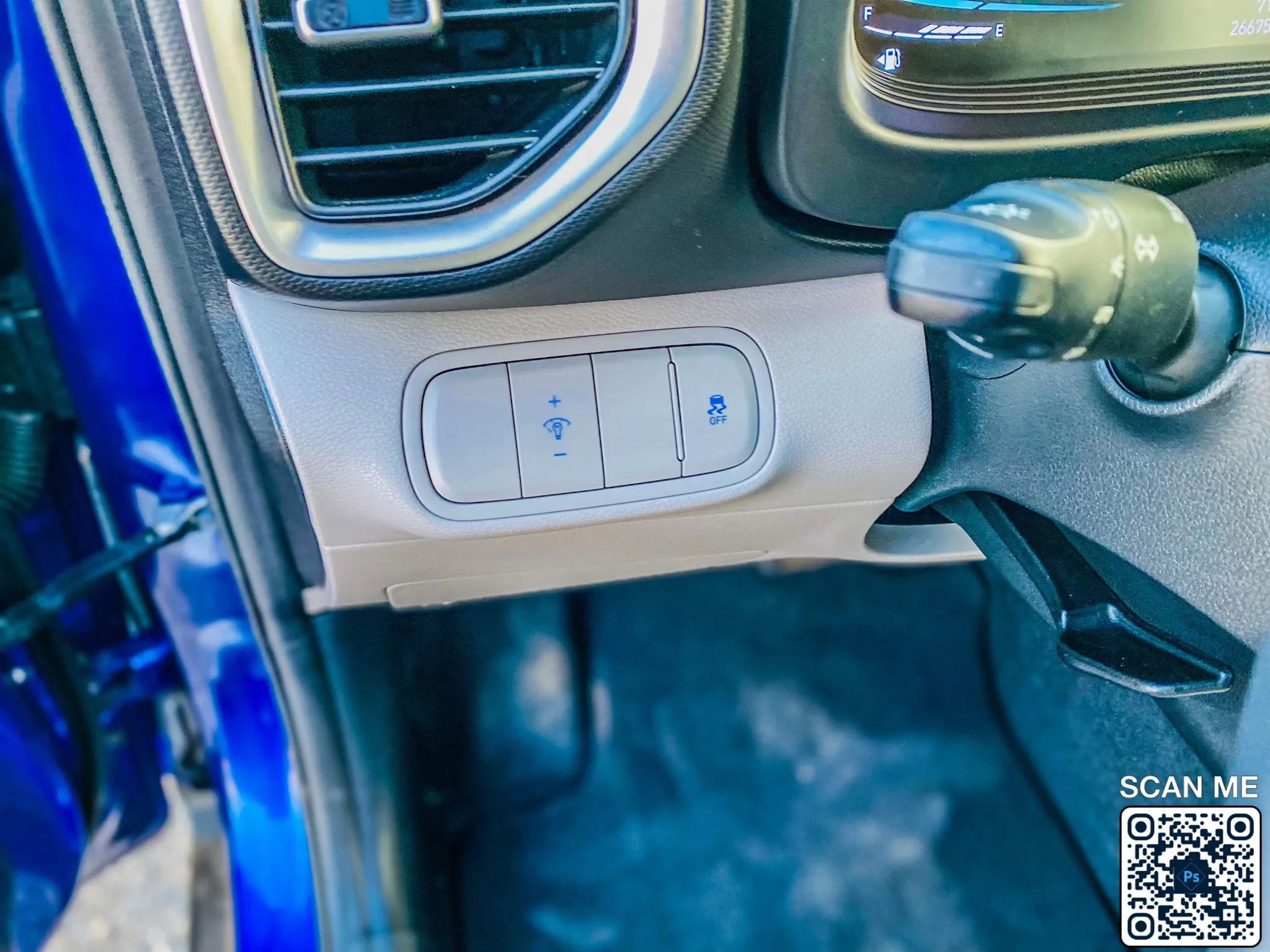 Used 2023 Hyundai Venue SEL image 18