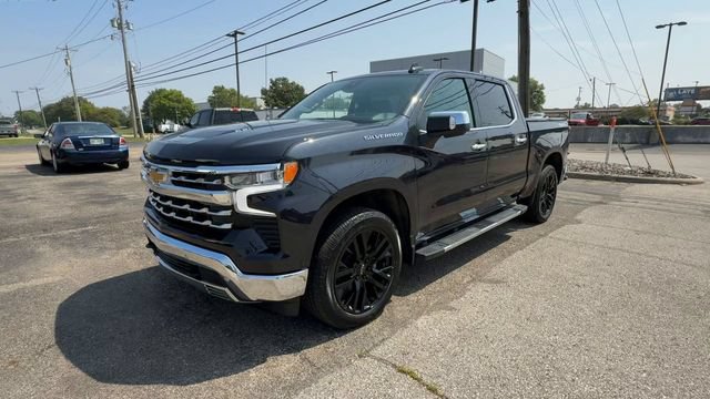 Used 2023 Chevrolet Silverado 1500 LTZ w/ LTZ Premium Package AWD/4WD image 4