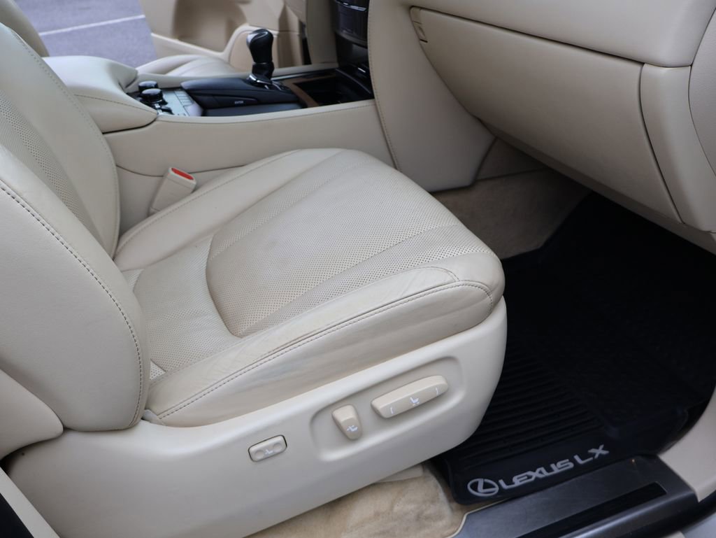 Used 2019 Lexus LX 570 570 image 30