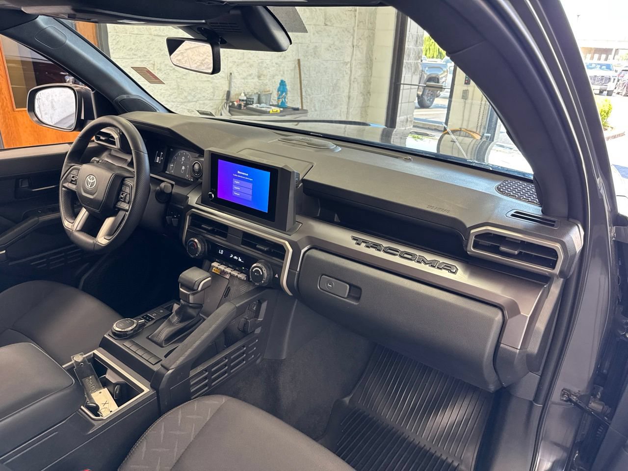 Certified 2025 Toyota Tacoma SR5 w/ SR5 Upgrade Package AWD/4WD image 48