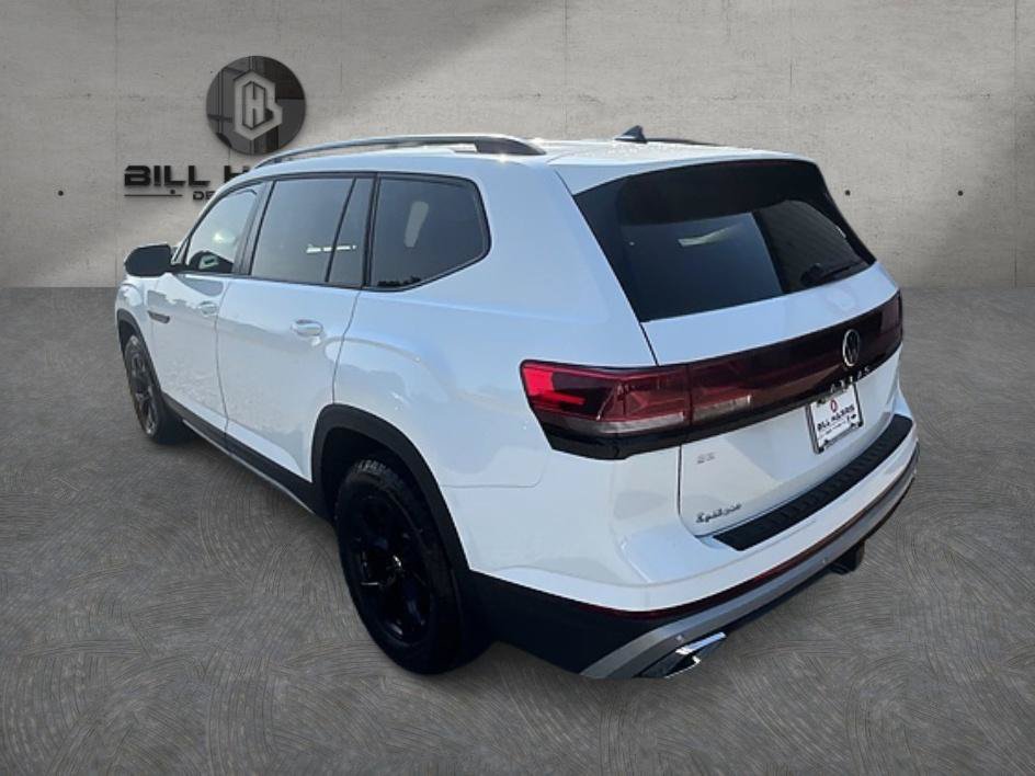 Used 2025 Volkswagen Atlas Peak Edition SE AWD/4WD image 10