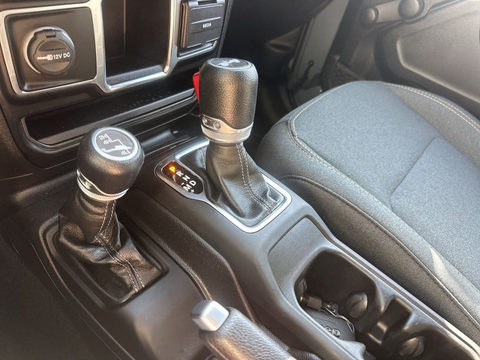 Used 2024 Jeep Wrangler Unlimited Sport AWD/4WD image 29