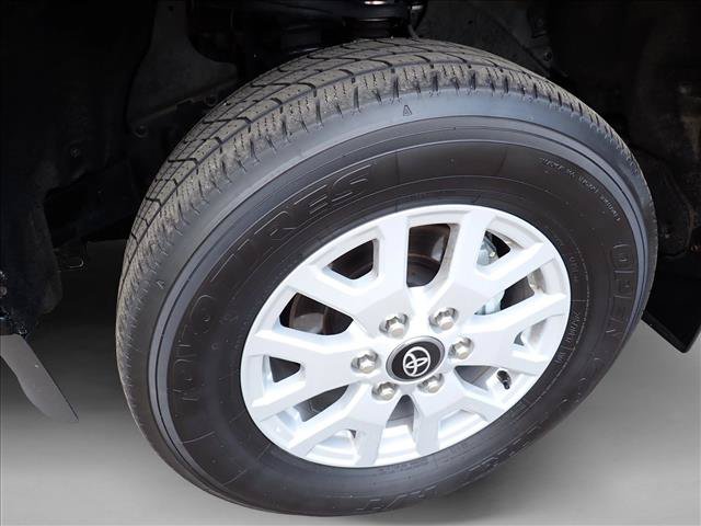 Certified 2024 Toyota Tacoma SR5 AWD/4WD image 7