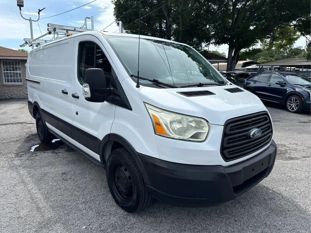 Used 2017 Ford Transit 250 130 Low Roof RWD image 3