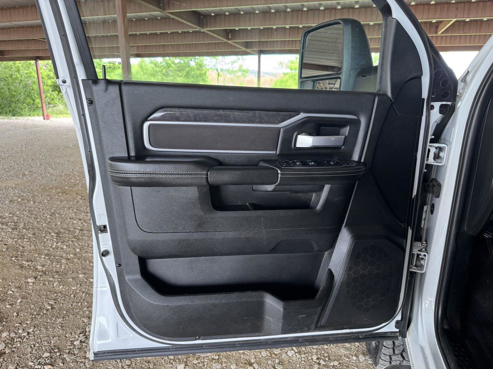 Used 2024 RAM 2500 Big Horn AWD/4WD image 25