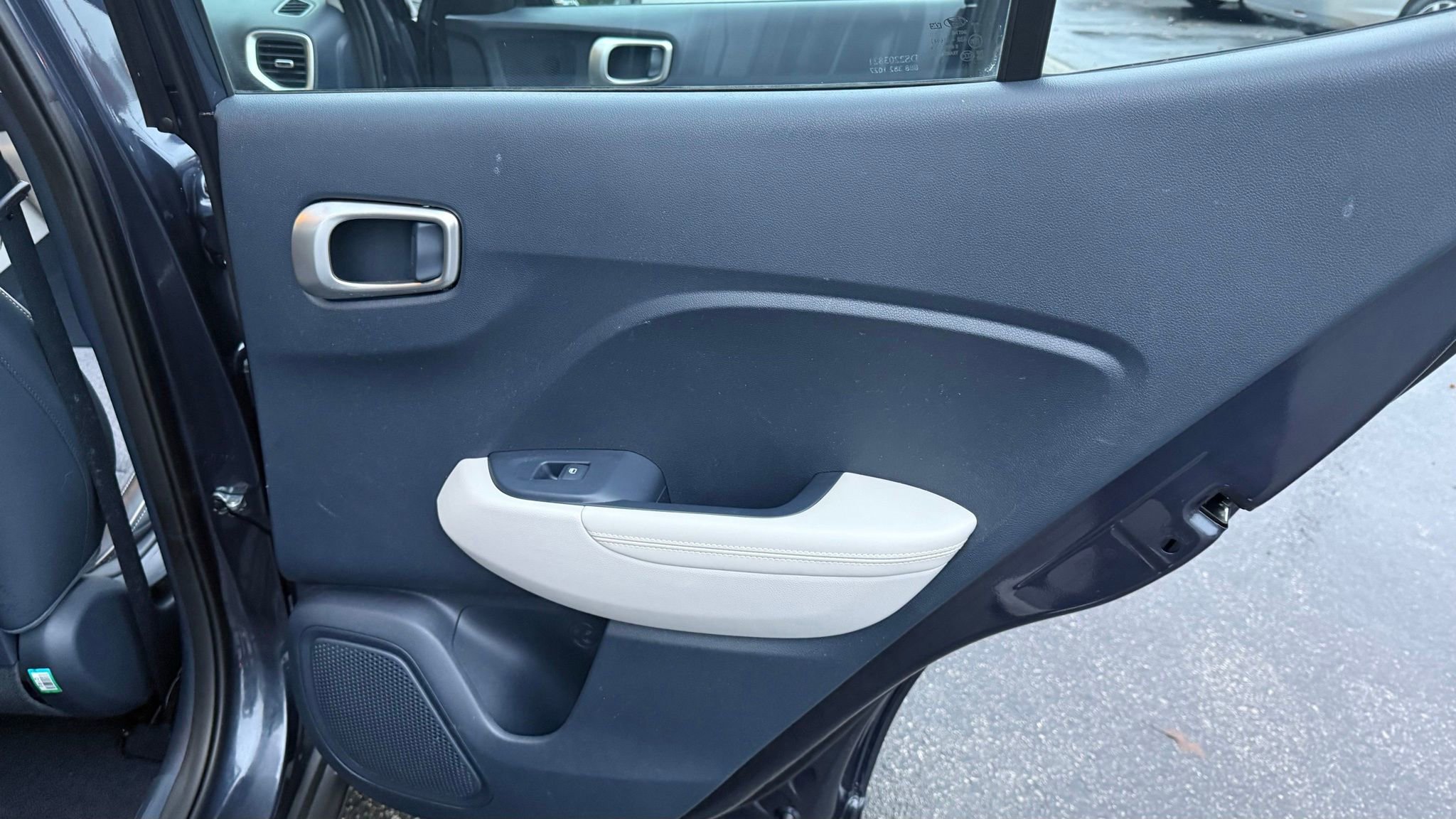 Used 2020 Hyundai Venue image 21