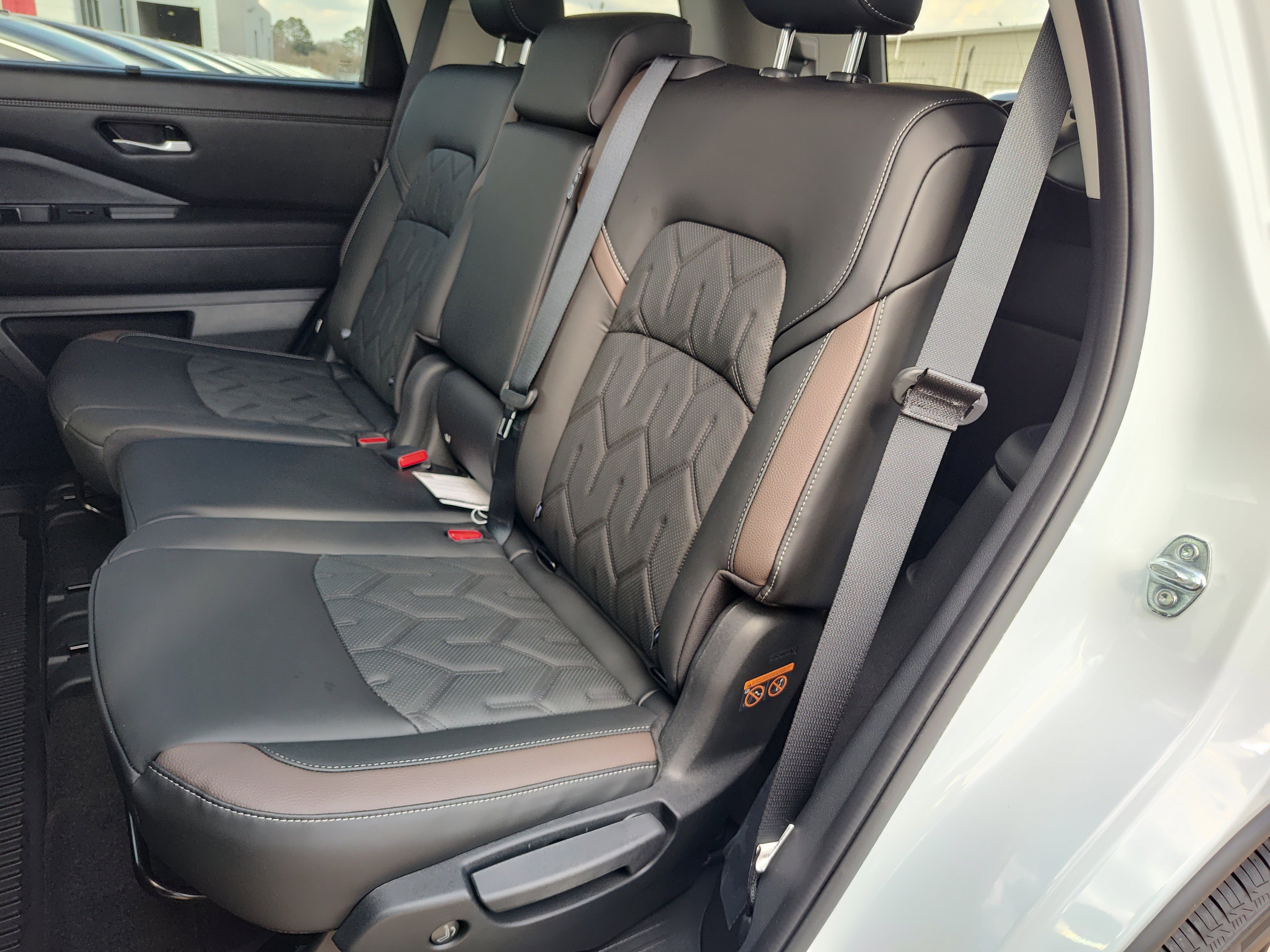 New 2026 Nissan Pathfinder Platinum image 15