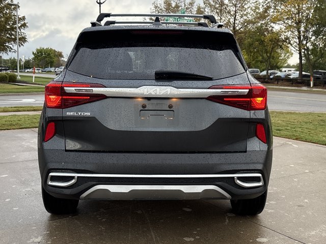 Used 2023 Kia Seltos S w/ Navigation Package FWD image 3