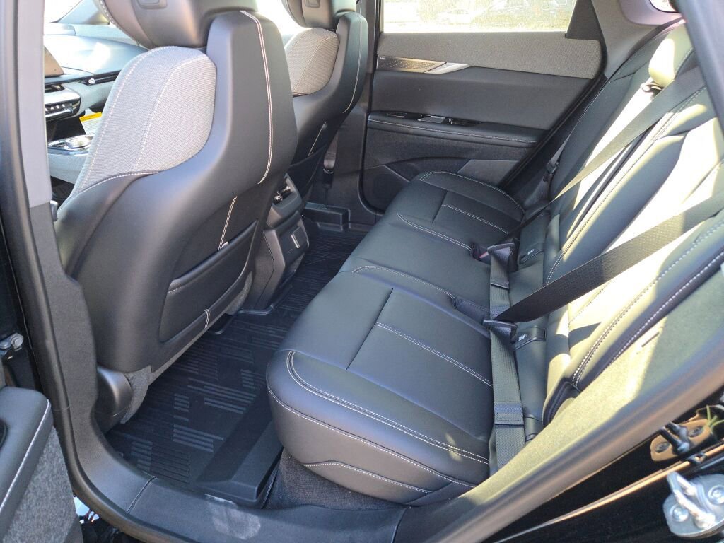 New 2026 Cadillac Optiq Luxury 1 image 18