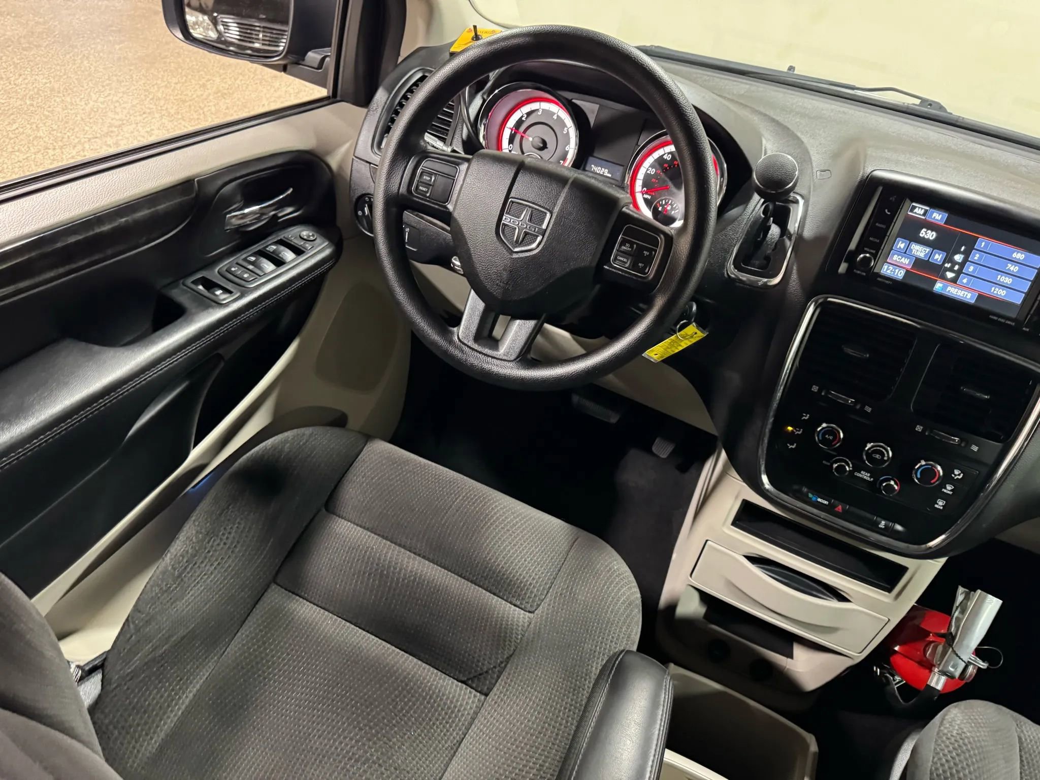 Used 2018 Dodge Grand Caravan SE image 52
