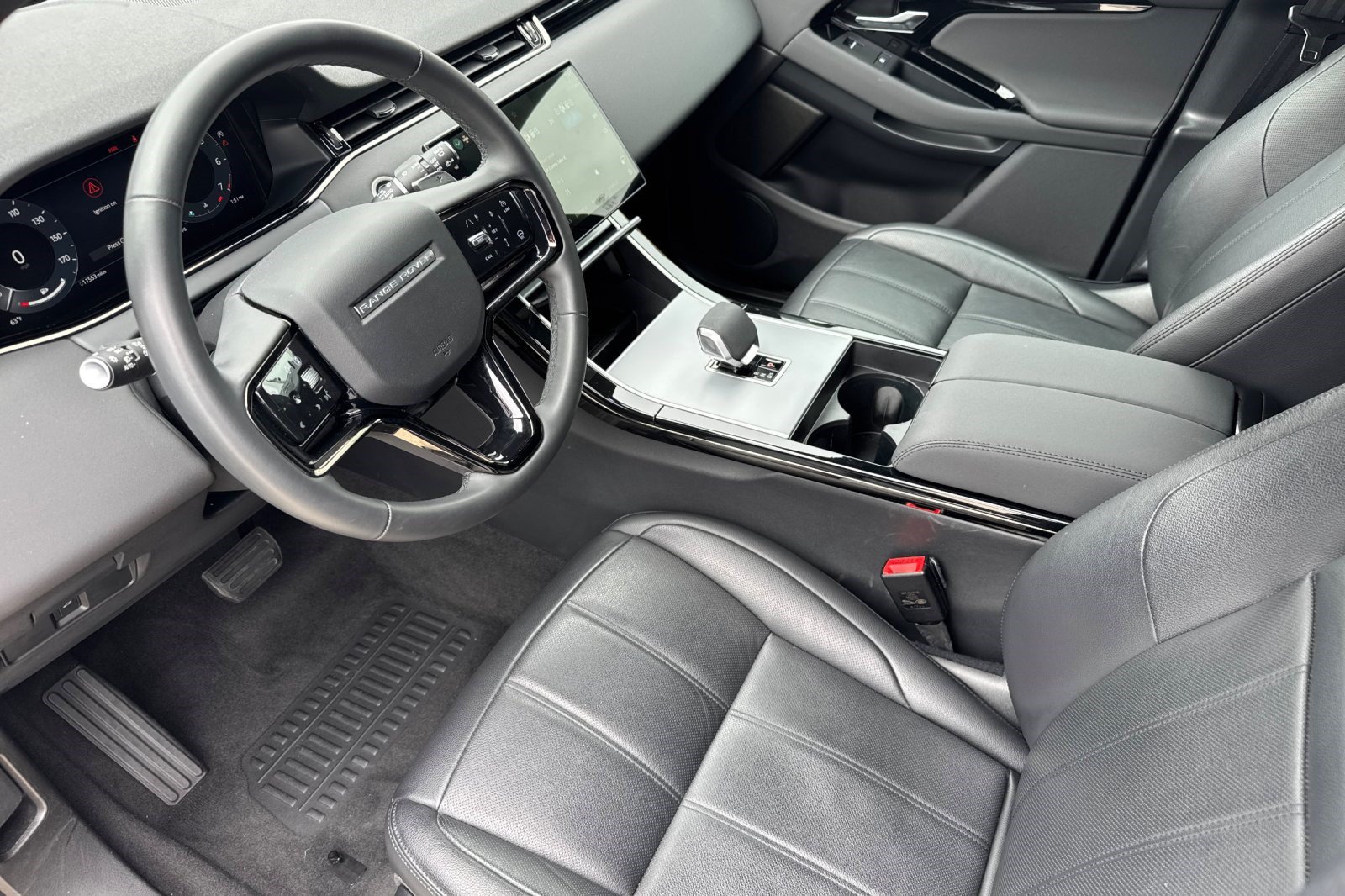 Used 2024 Land Rover Range Rover Evoque S AWD/4WD image 4