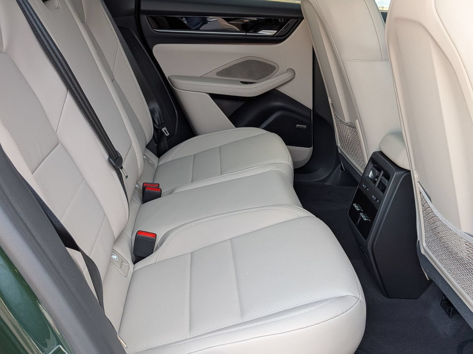 New 2026 Porsche Macan Electric RWD image 24