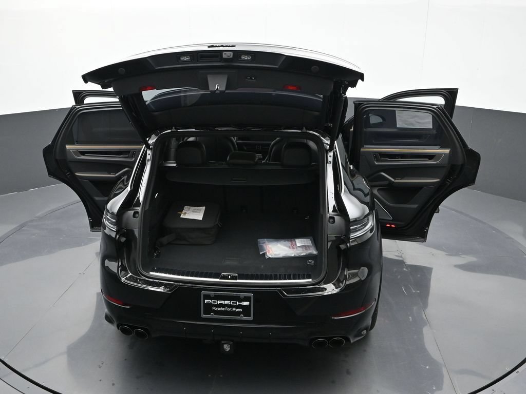 New 2026 Porsche Cayenne Turbo AWD/4WD image 30