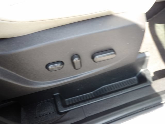 Certified 2018 Ford Escape Titanium FWD image 34