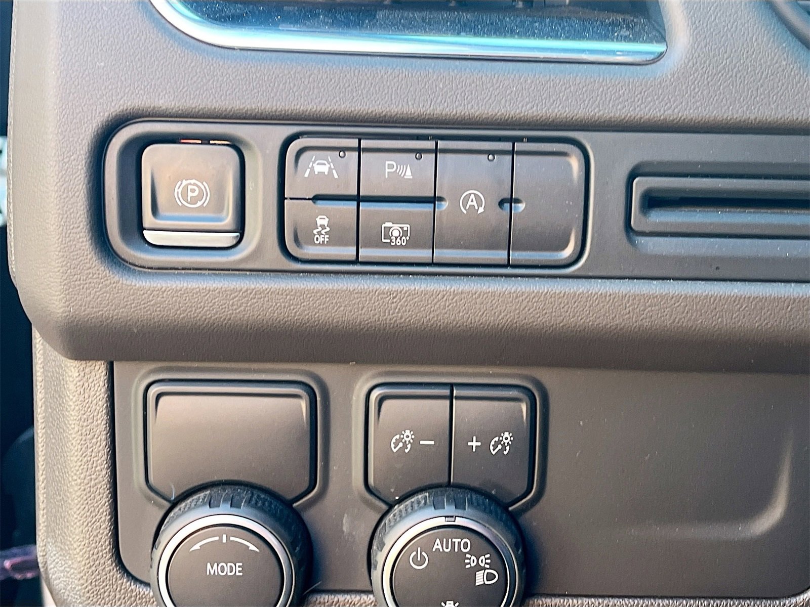 Used 2023 Chevrolet Tahoe LT w/ Luxury Package image 10