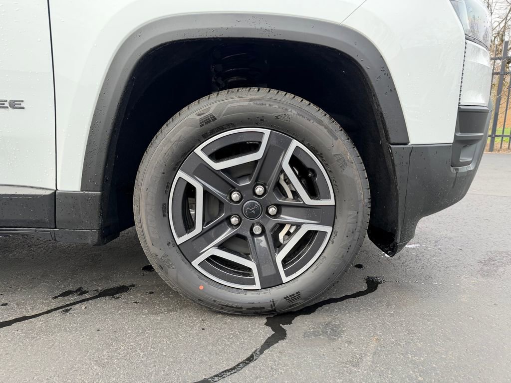 New 2026 Jeep Cherokee Limited image 9