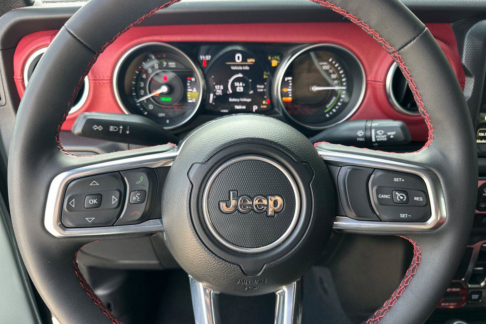 Used 2023 Jeep Wrangler Unlimited Rubicon 4xe image 26