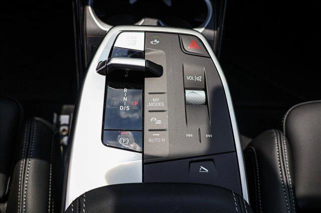 Used 2025 BMW X1 M35i w/ Shadowloine Package image 18