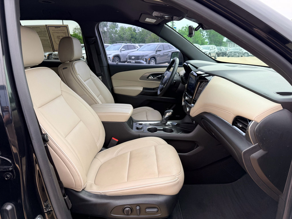Used 2023 Chevrolet Traverse Premier AWD/4WD image 13