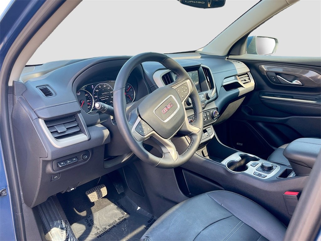 Used 2024 GMC Terrain Denali w/ Denali Premium Package image 9