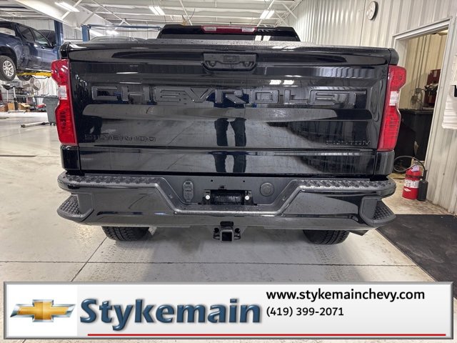 New 2026 Chevrolet Silverado 1500 Custom Trail Boss w/ Turbomax Blackout Package image 9