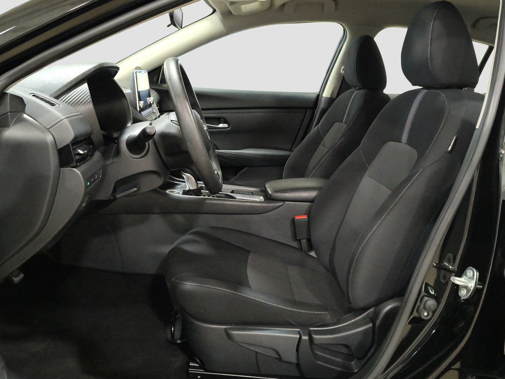 Used 2025 Nissan Sentra SV FWD image 7