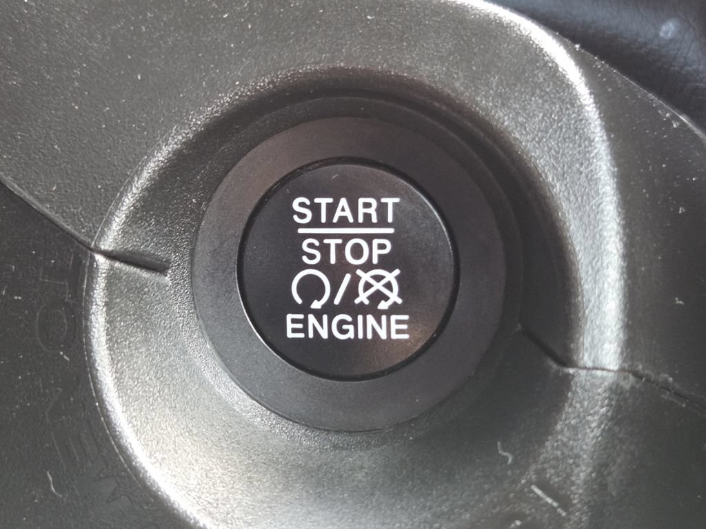 Used 2022 Jeep Renegade Sport w/ Sport Appearance Group FWD image 36