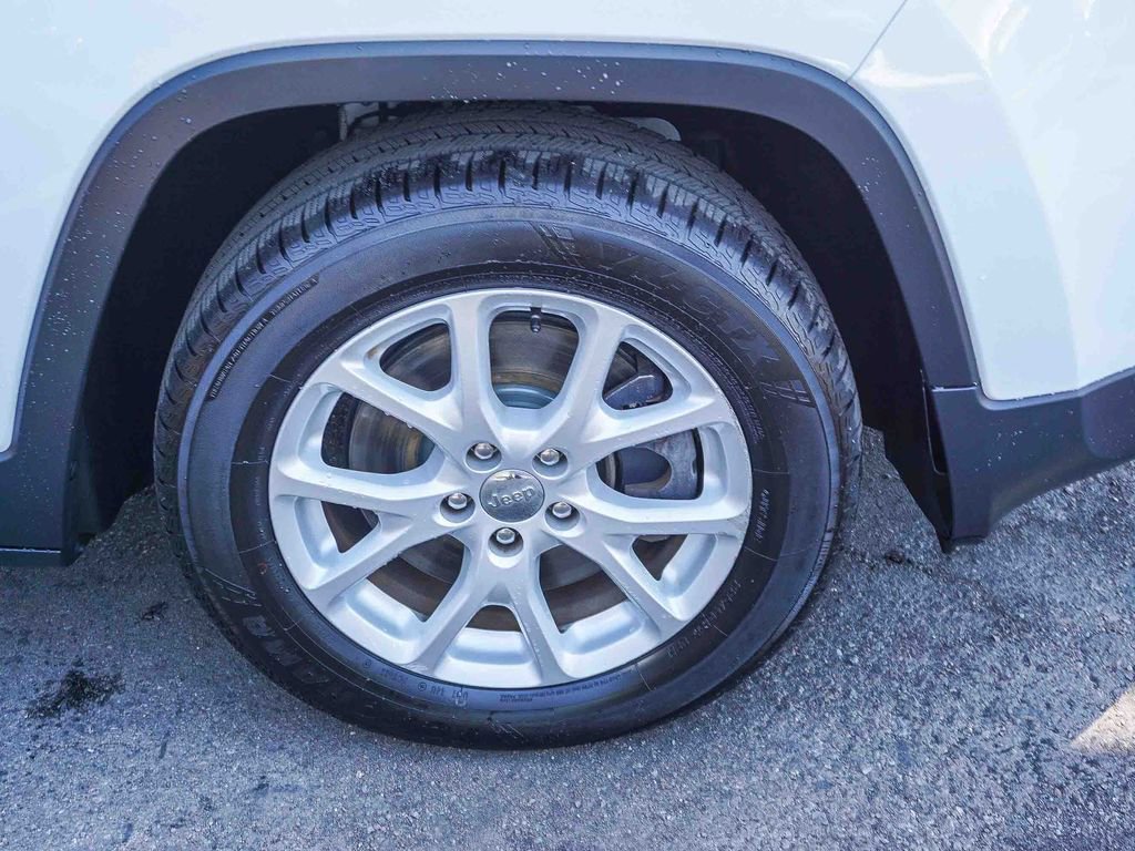 Used 2015 Jeep Cherokee Latitude FWD image 10