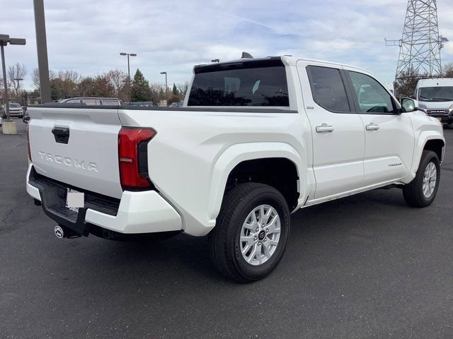 Used 2025 Toyota Tacoma SR5 image 32