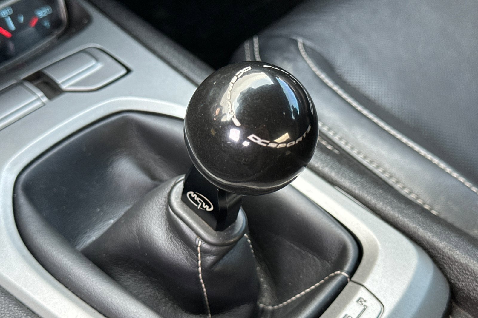 Used 2015 Chevrolet Camaro SS image 31