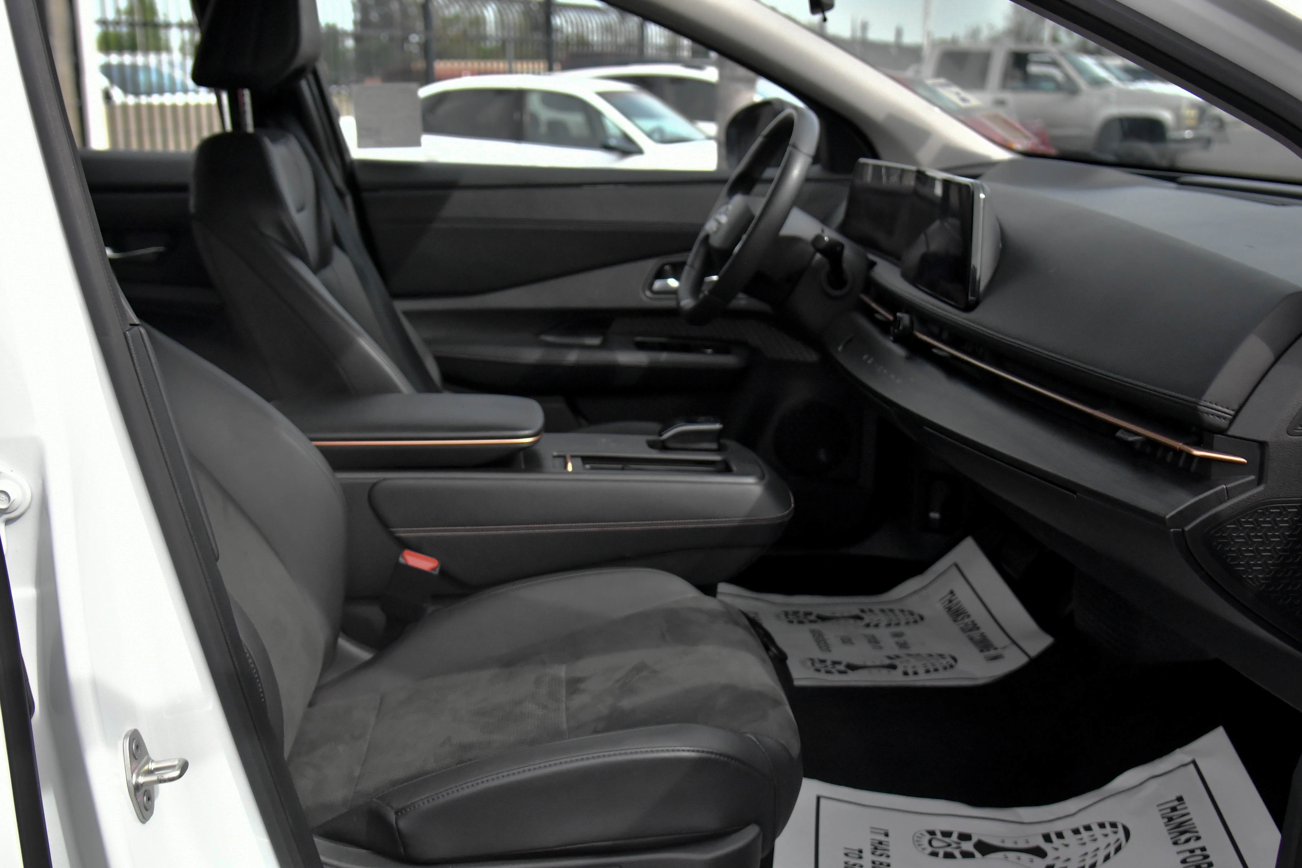 Used 2023 Nissan Ariya AWD image 50