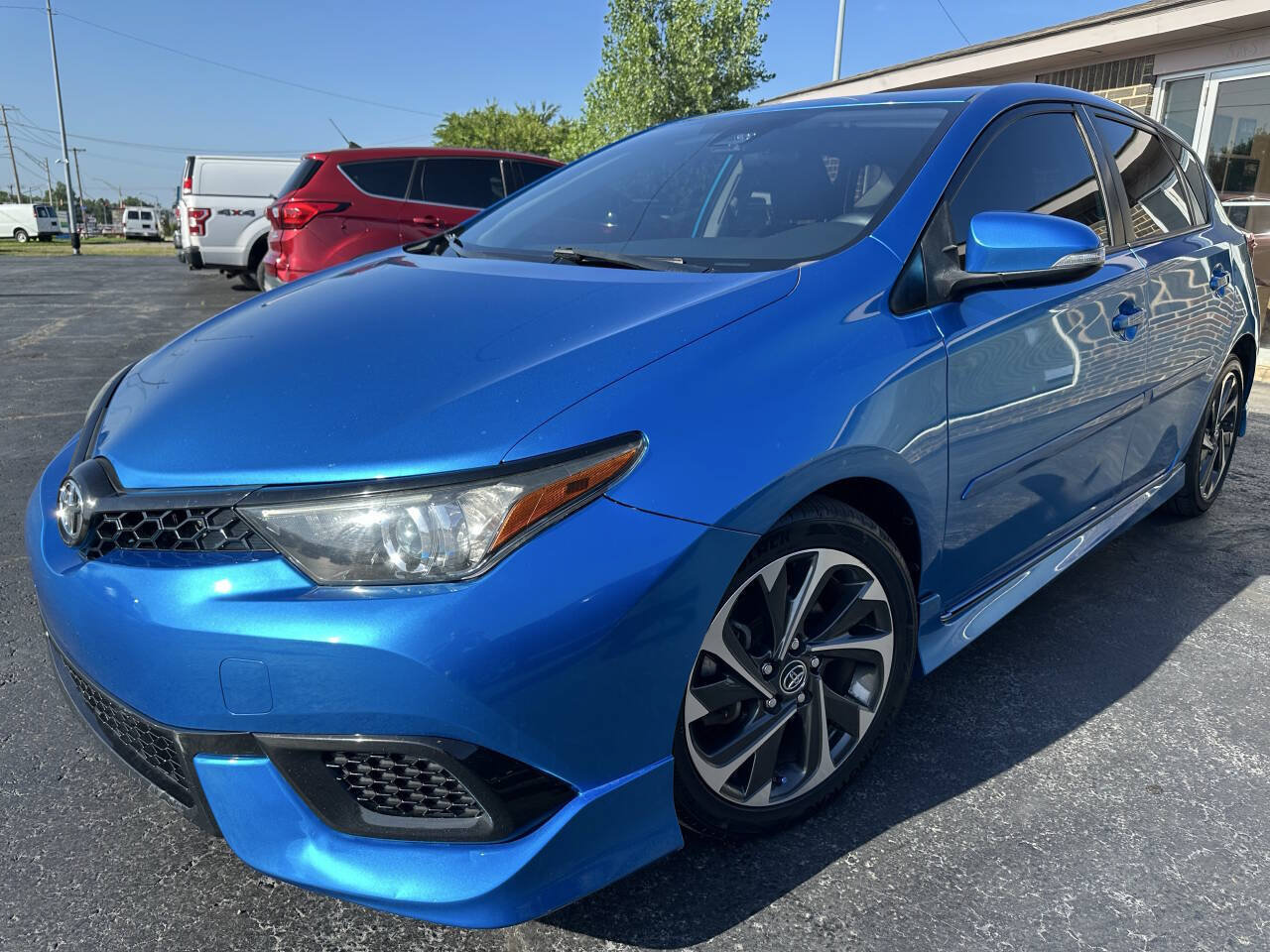 Used 2017 Toyota Corolla iM FWD image 3