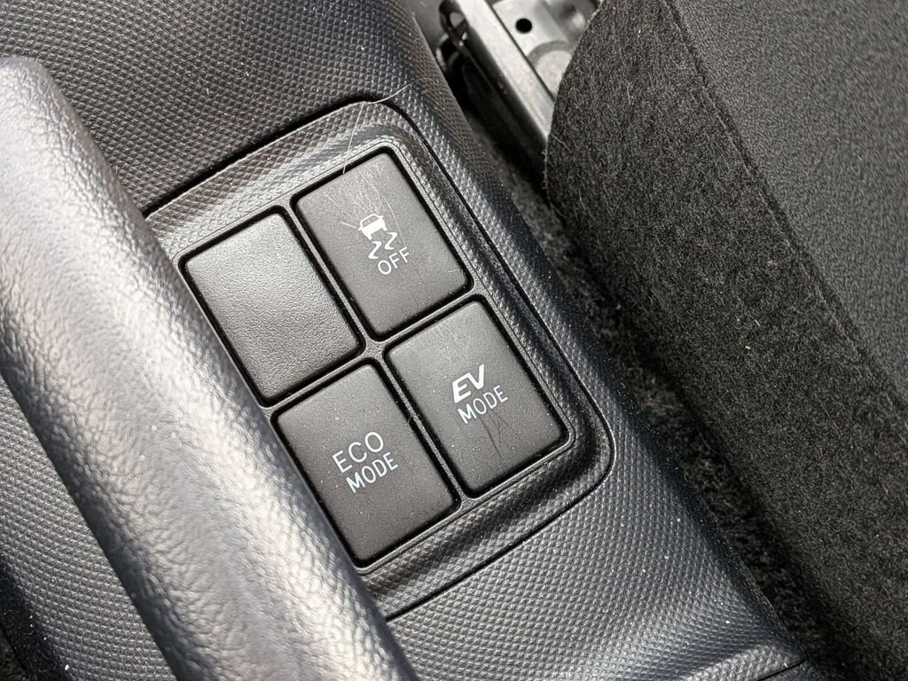 Used 2016 Toyota Prius C Three FWD image 25