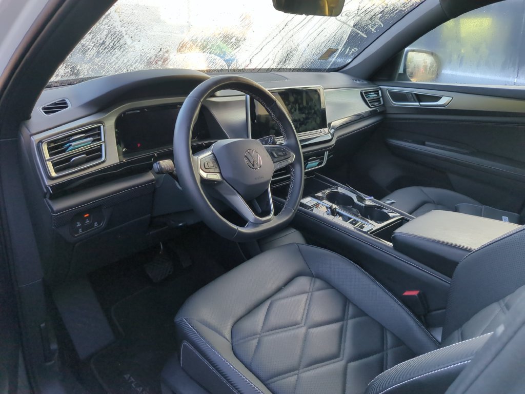 Used 2024 Volkswagen Atlas Cross Sport SE w/ Black Wheel Package FWD image 7