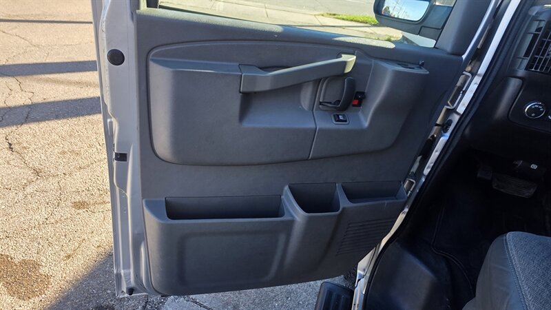 Used 2019 Chevrolet Express 3500 LT w/ LT Preferred Equipment Group RWD image 18