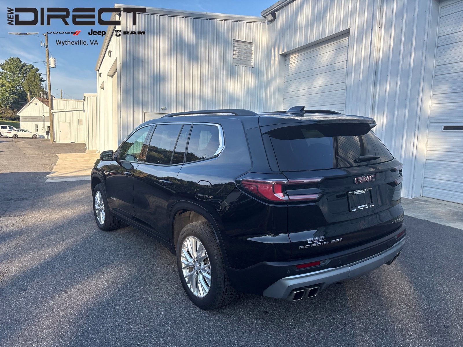 Used 2024 GMC Acadia Elevation AWD/4WD image 3