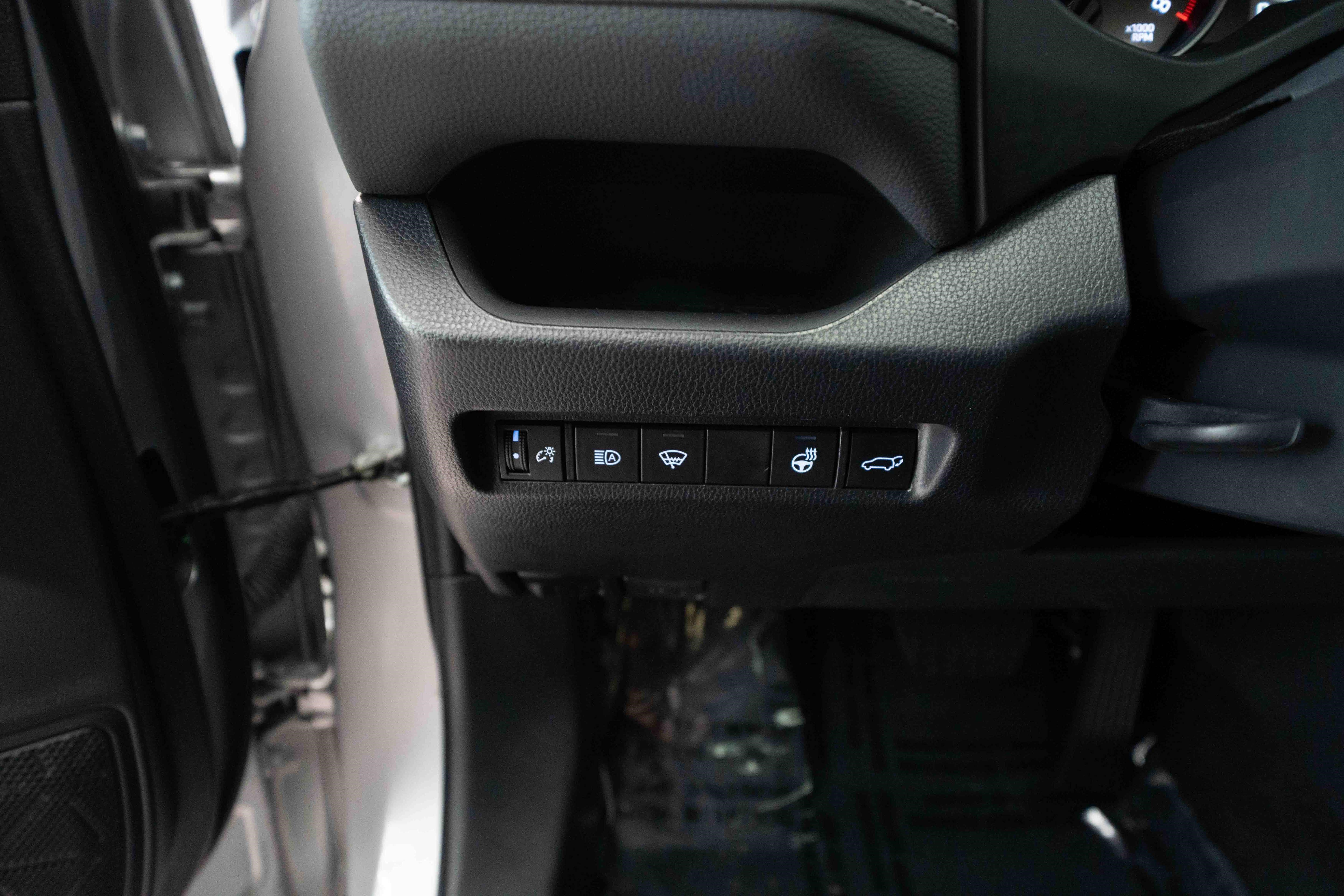 Used 2022 Toyota RAV4 XLE w/ Convenience Package AWD/4WD image 11