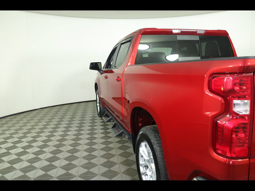 Used 2024 Chevrolet Silverado 1500 LT w/ Z71 Off-Road Package AWD/4WD image 17
