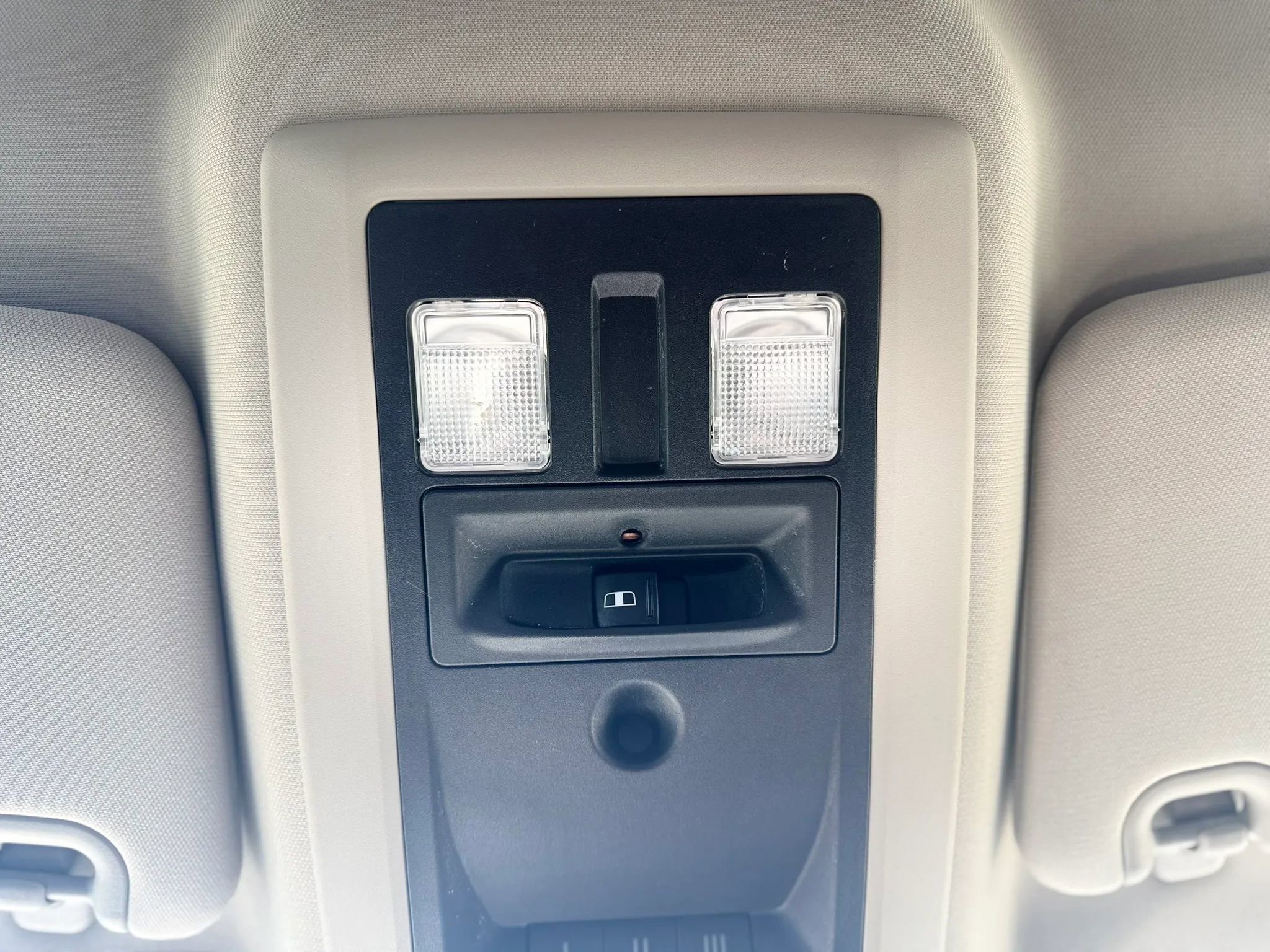 Used 2018 RAM 1500 SLT AWD/4WD image 17