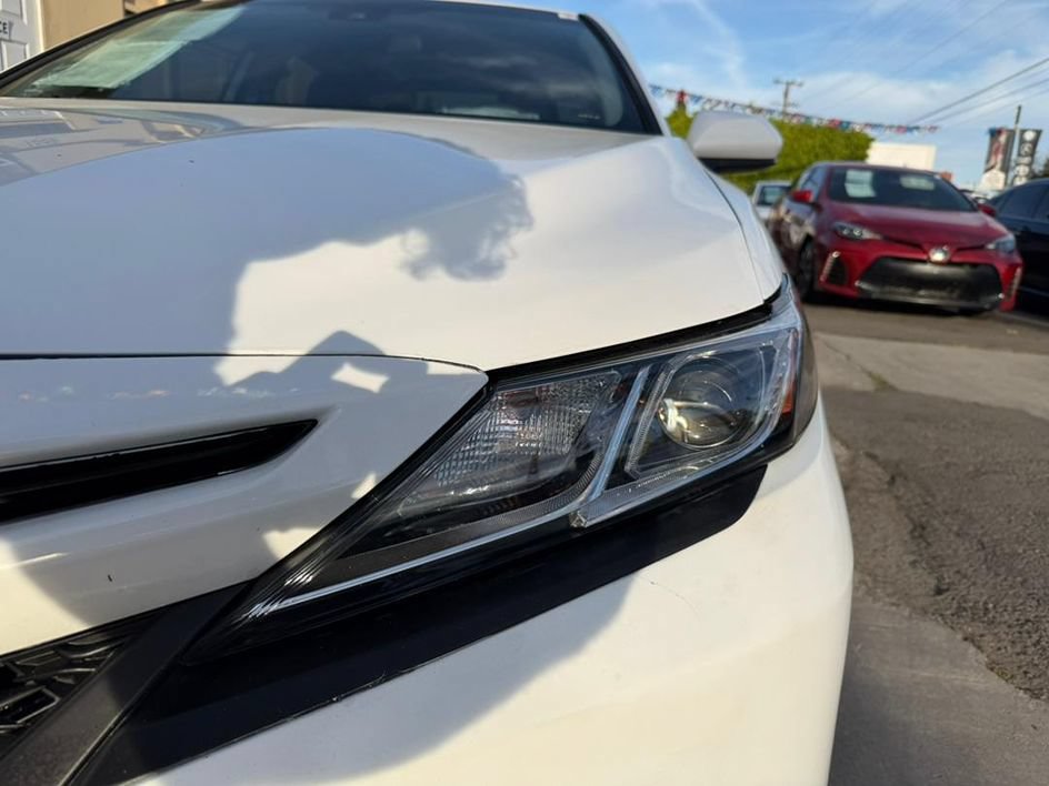 Used 2020 Toyota Camry SE FWD image 16