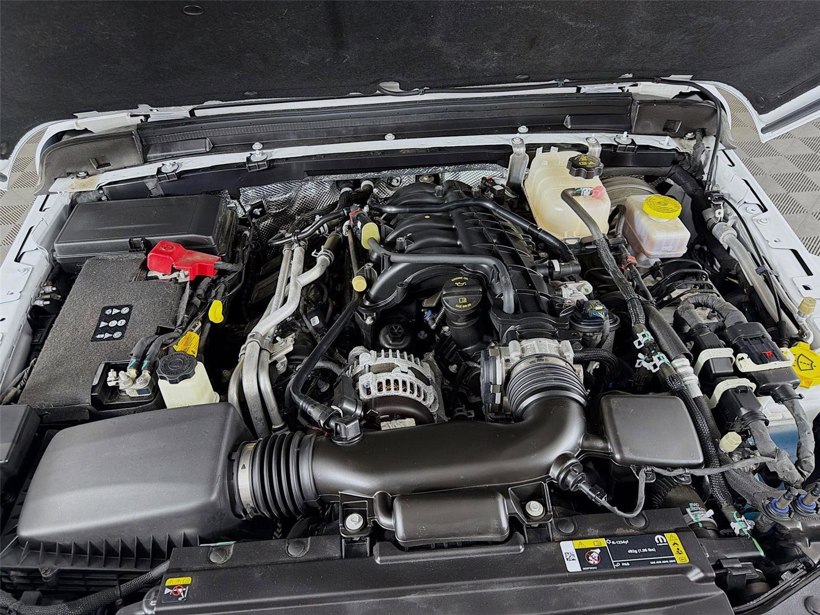 Used 2024 Jeep Wrangler Sahara w/ Technology Group image 30