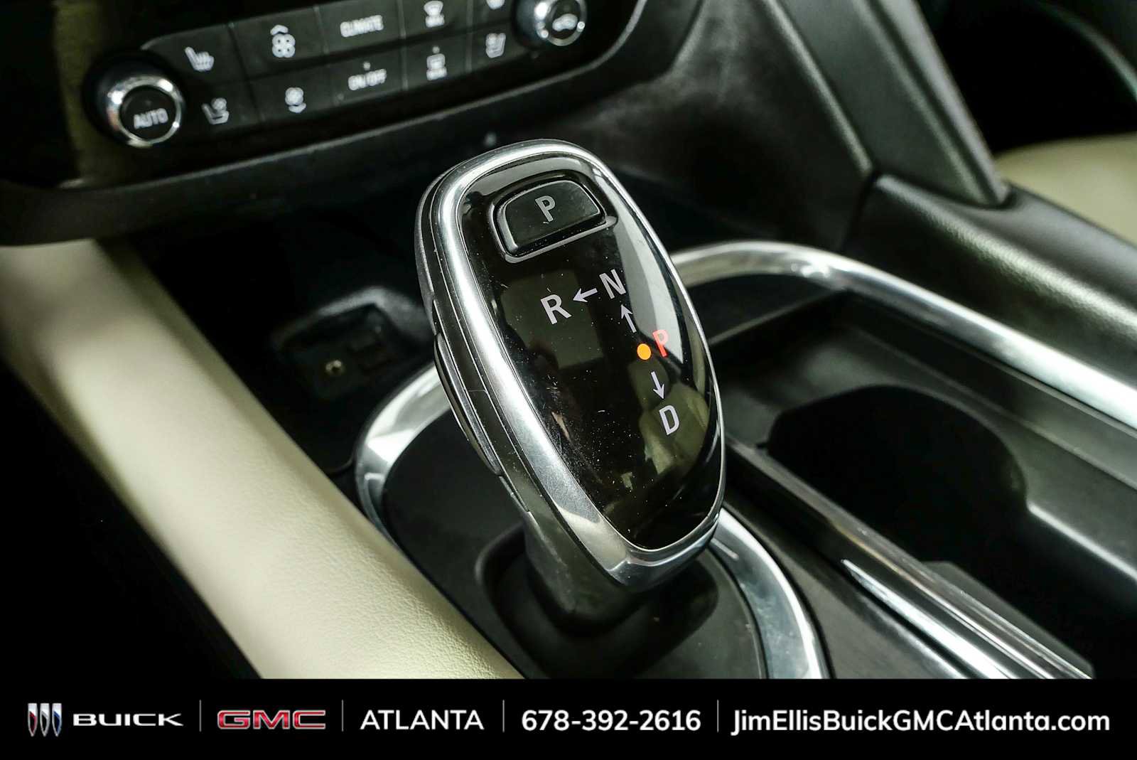 Used 2020 Buick Enclave Premium w/ Sun and Sites Package FWD image 17