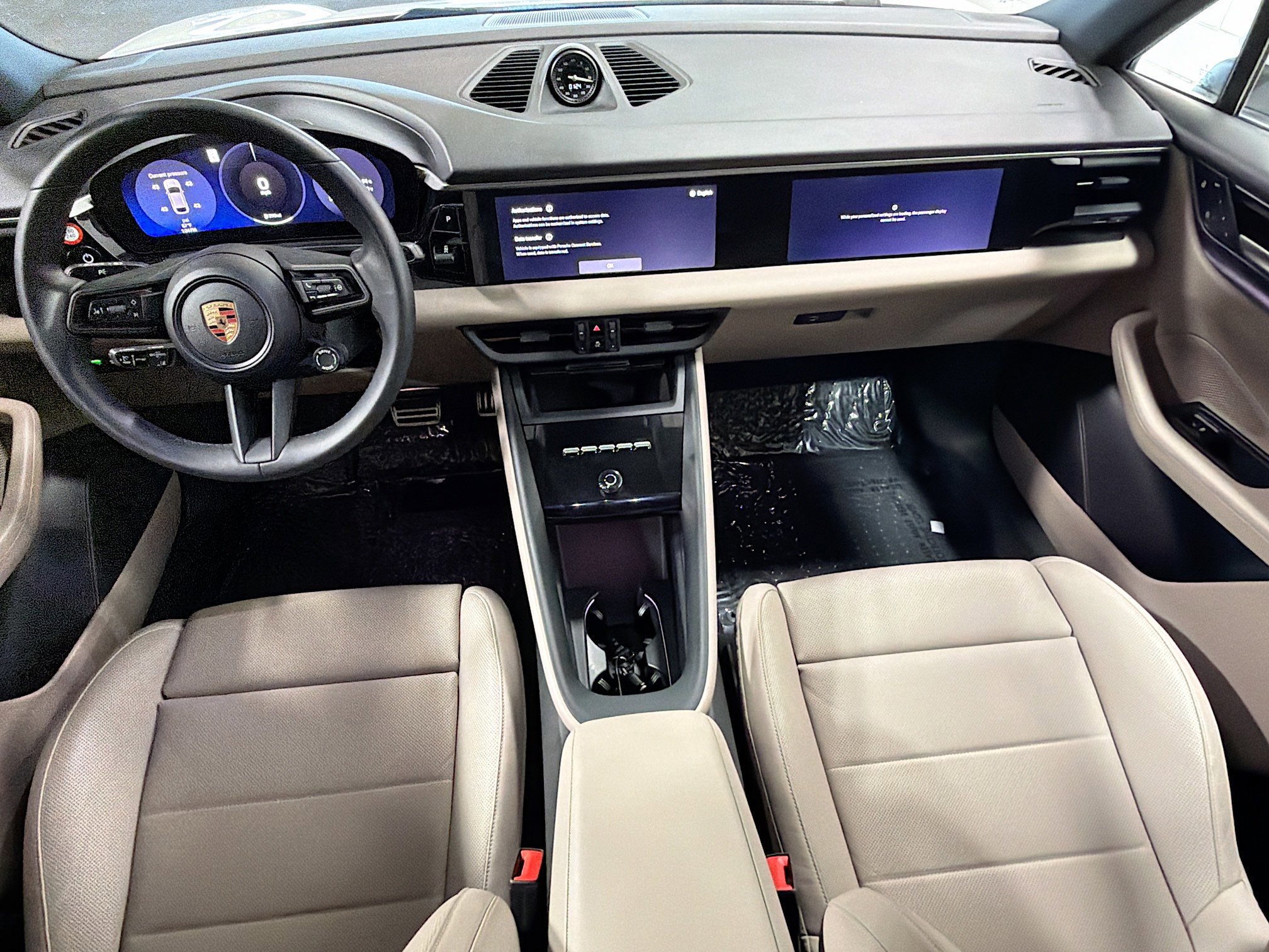 Certified 2025 Porsche Macan 4S Electric image 16
