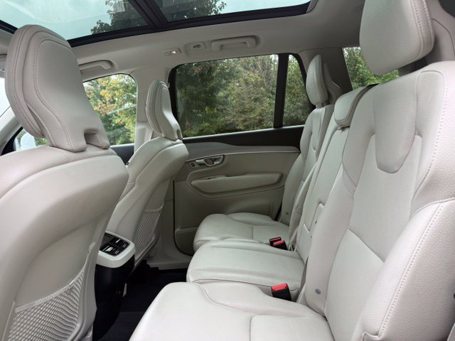 Used 2023 Volvo XC90 B5 Core AWD/4WD image 14