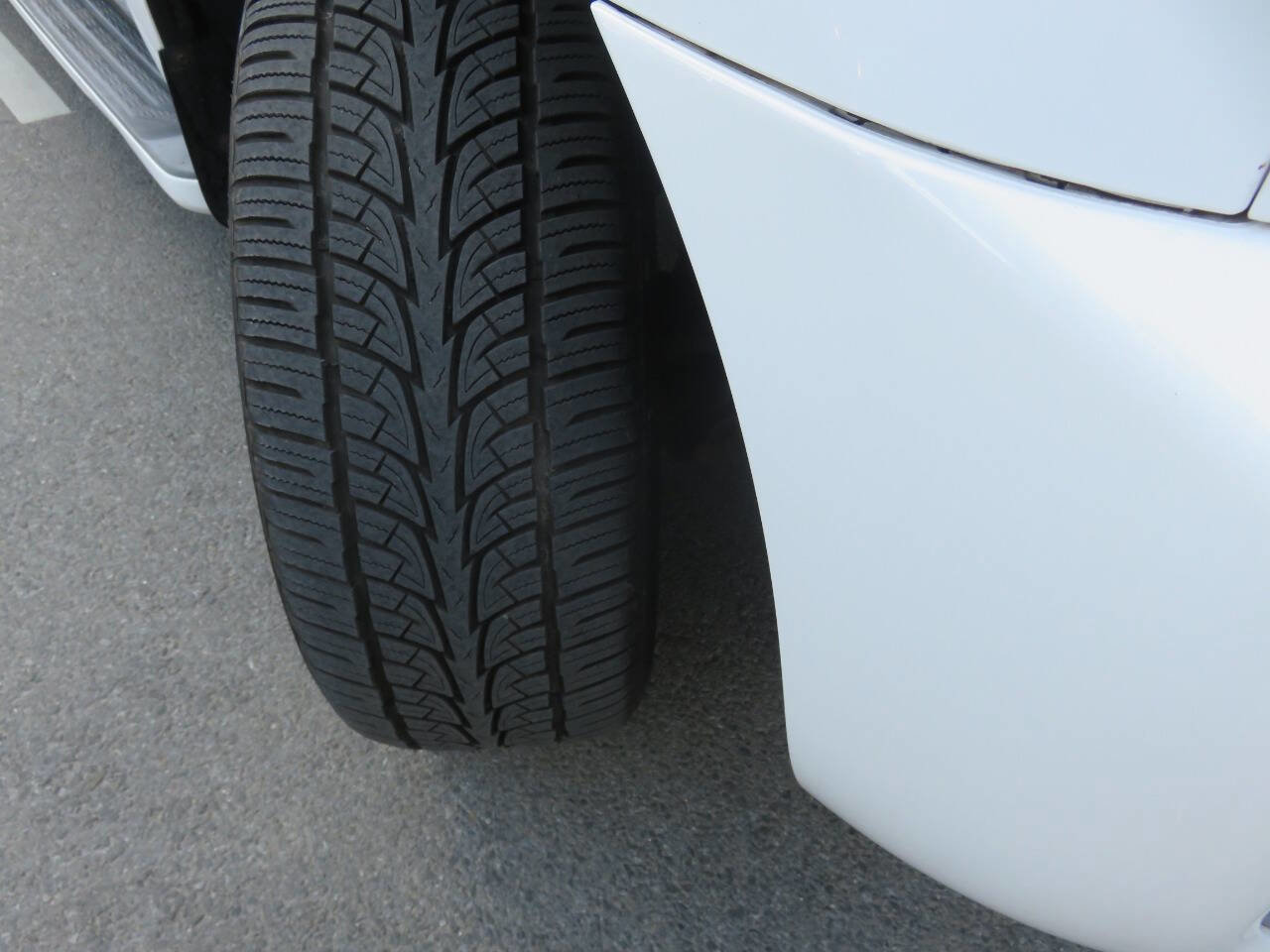 Used 2011 Toyota Sequoia Limited image 38