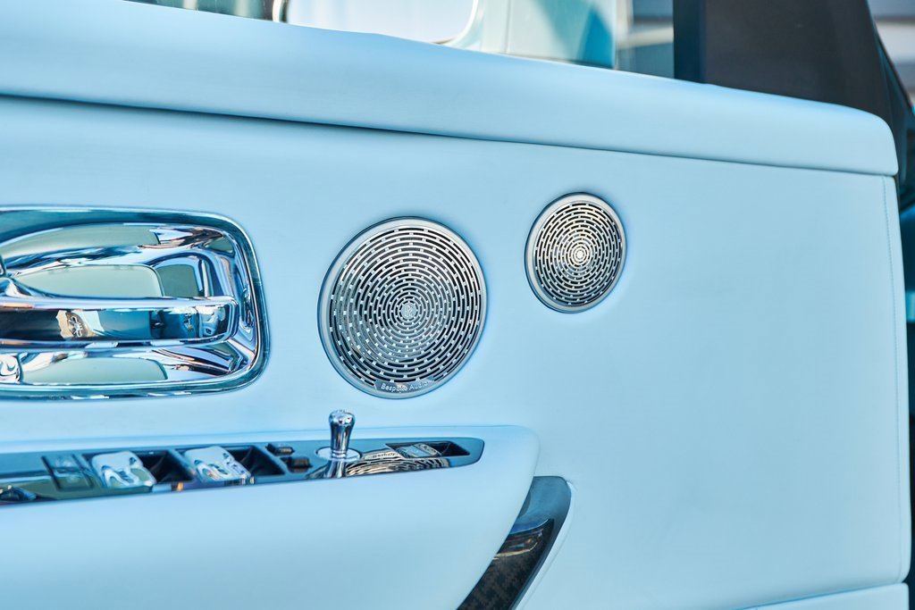 Used 2022 Rolls-Royce Cullinan Black Badge w/ Dark Exterior Package image 30