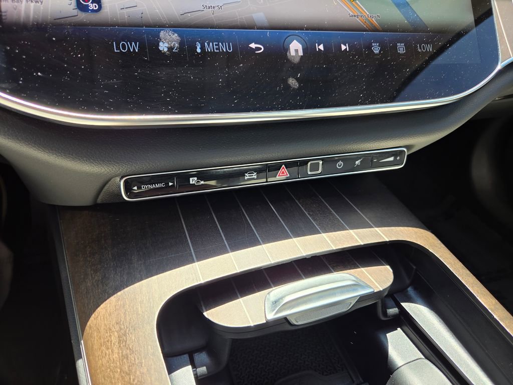 Used 2025 Mercedes-Benz E 350 Sedan image 28