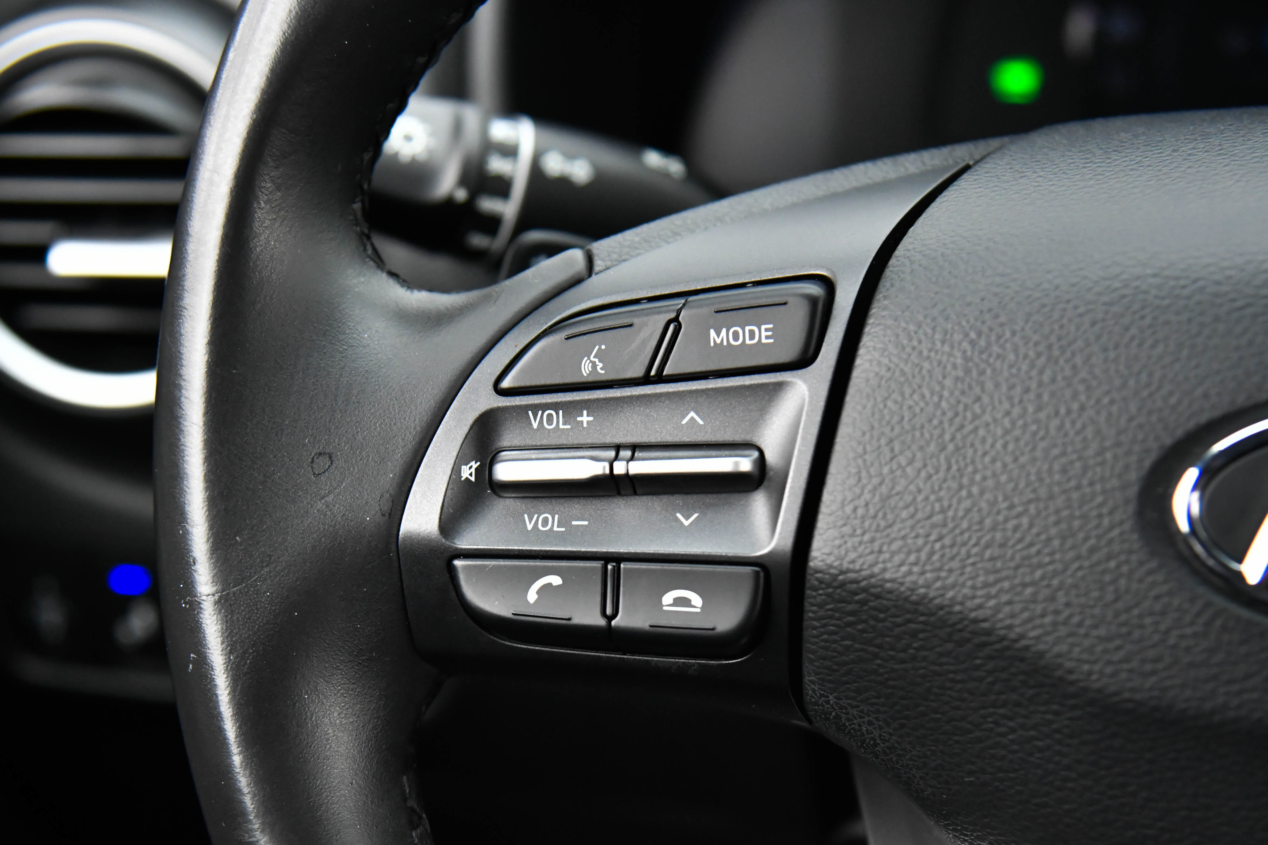 Used 2021 Hyundai Kona Limited FWD image 31