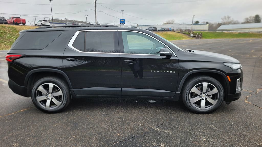 Used 2023 Chevrolet Traverse LT w/ LT Premium Package image 14
